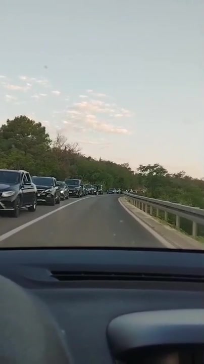 Reproduciraj video