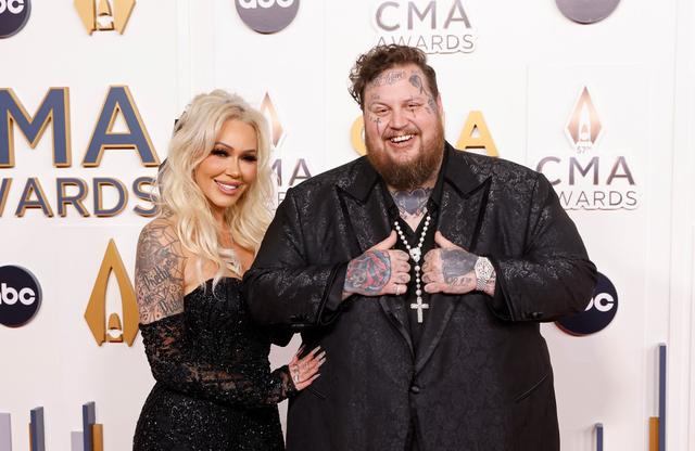 Bunnie Xo shuts down Chad Kroeger dating rumours