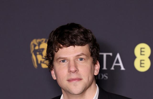 Jesse Eisenberg feels a 'responsibility' to stay in the US during Donald Trump's presidency