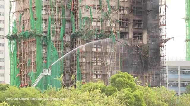 Število smrtnih žrtev grozovitega požara narašča, skoraj 300 ljudi je pogrešanih