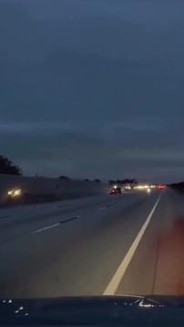 Neverjetno, kakšen zasilni pristanek na avtocesti