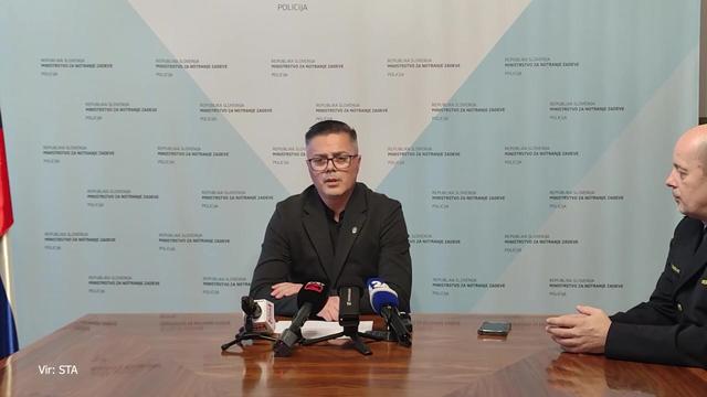 Pet vlomilcev izruvalo in ukradlo sef, policija je štiri že prijela