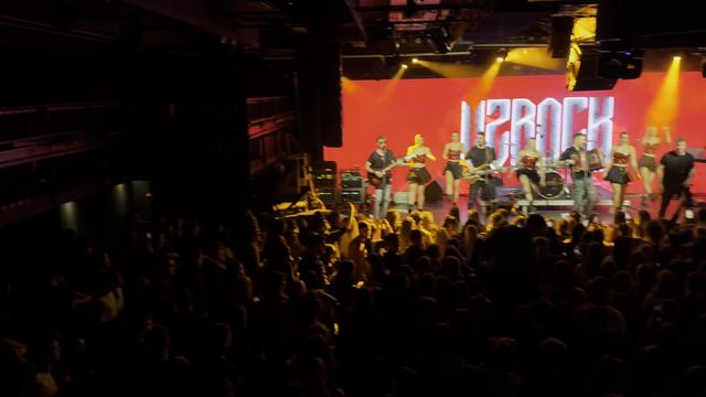 Skupina Vzrock v Cvetličarni prvič v živo predstavila prvenec Bad Boy #foto