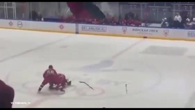 Beloruski predsednik Lukašenko padel na ledu