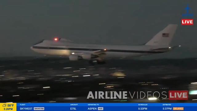 Ameriški obrambni minister poletel z letalom za izredne razmere