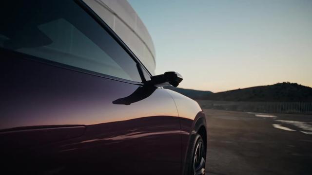 Mazdin osupljiv SUV: tehnična pomoč Kitajcev, v notranjosti velik zaslon #foto