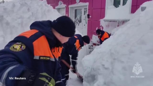 Neverjetni snežni zameti: do stanovanj skozi snežne predore