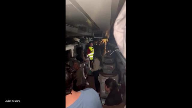 Tragedija v Španiji: iztirila hitra vlaka, najmanj 39 mrtvih