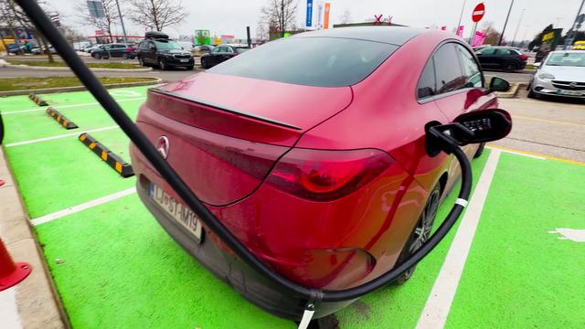 Ceneje ali dražje kot dizel? Nov rekord, Estonci v Ljubljani presegli vse.