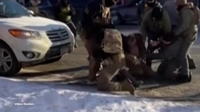 Agenti v Minneapolisu ubili protestnika: v rokah ni imel pištole, ampak telefon