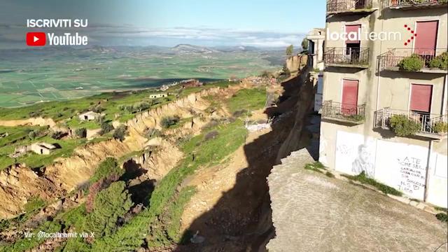 Po plazu na Siciliji evakuirali več kot tisoč ljudi