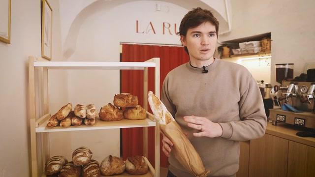 Življenje mu ni prizaneslo, a danes ima 26-letnik dve slaščičarni #foto