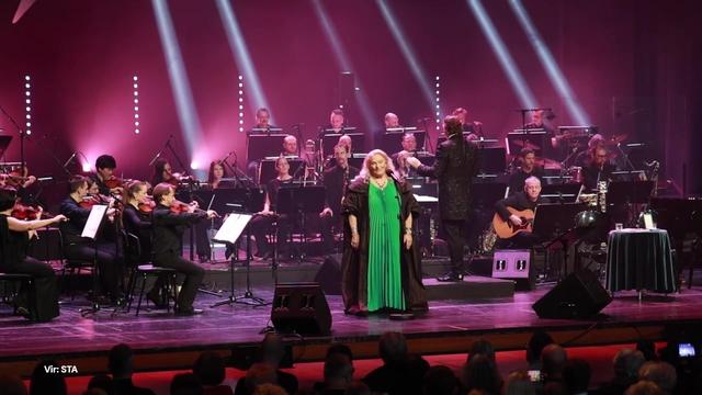 Elda Viler na poslovilnem koncertu ganila množico