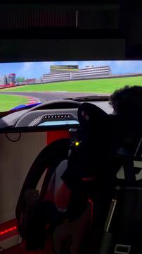 Ljubljana ima nov center dirkaških simulatorjev