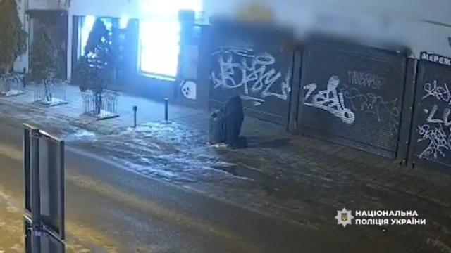 Kdo je ženska, ki je Ukrajincem podtaknila bombo?