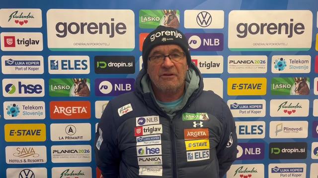 Slovenska najstnica tik pod stopničkami