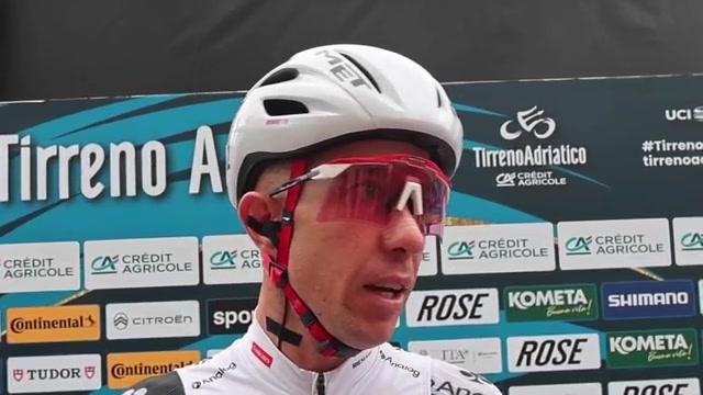 Pogačar ne izgublja časa, z makadama na tlakovce Severnega pekla