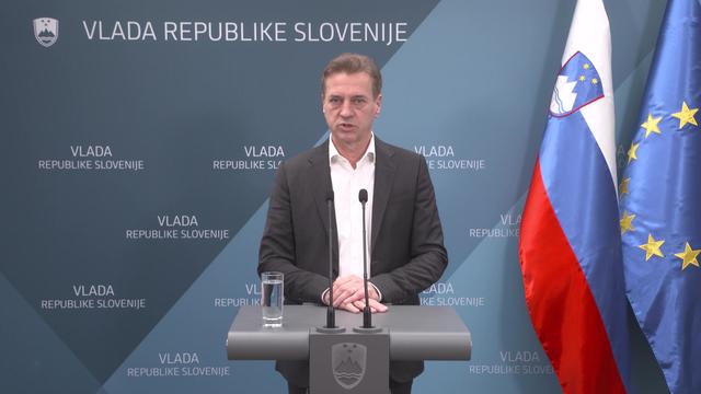 Vlada uvaja omejitev točenja goriva, premier Golob miri: goriva je v državi dovolj