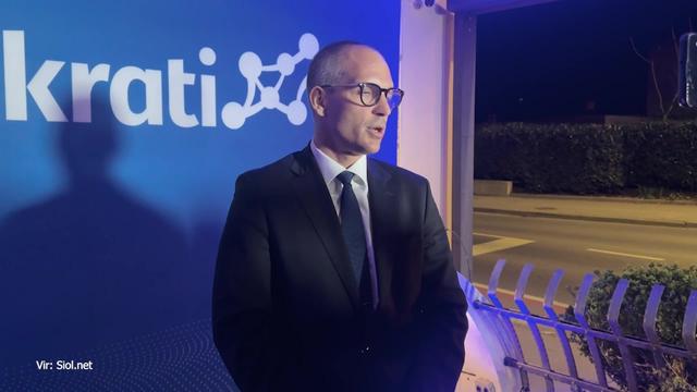 Logar stopil pred novinarje: V ponedeljek bom razmislil, ko bom imel več časa #foto