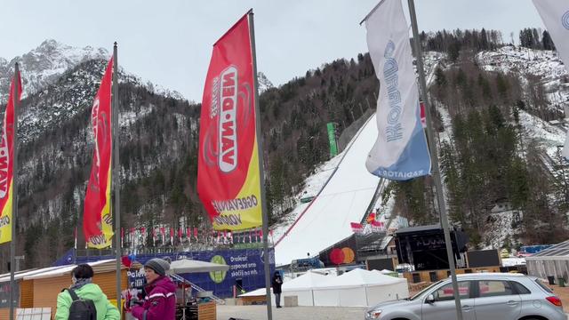 Veter premešal program zgodovinskih ženskih skokov v Planici