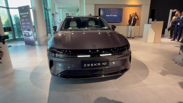 Premijski po kitajsko: v Ljubljani so razkrili novega