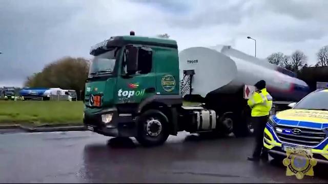 Kaos v evropski državi: tretjina črpalk brez goriva