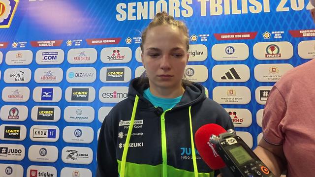 Kaja Kajzer v solzah ostala brez stopničk: Razočarana sem