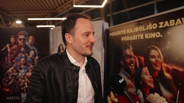 Stoječe ovacije: česa takšnega se v Sloveniji ni lotil še nihče