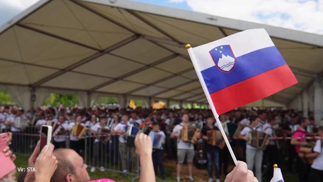V Velenju podrli dva rekorda v skupinskem igranju harmonike