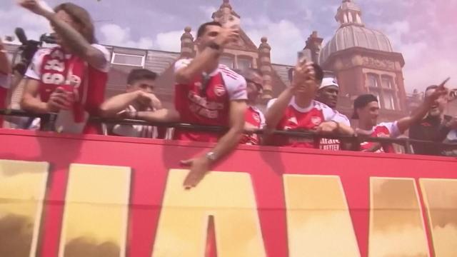 Šampionska parada za Arsenal, a z napako