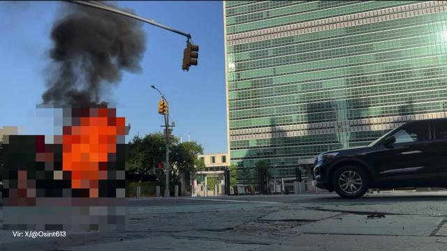 Incident v New Yorku: moški se je zažgal