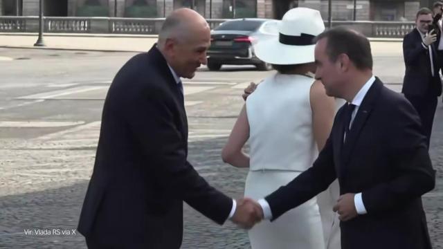 Zakonca Janša v predsedniški palači večerjala z Macronom