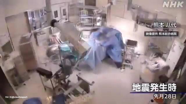 Potres med operacijo: kirurgi so z lastnimi telesi zaščitili pacienta