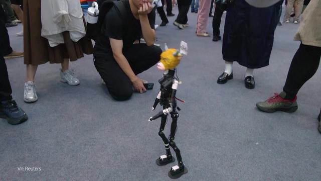 Robot tekel celo hitreje od svetovnega rekorderja, a sledil je polom