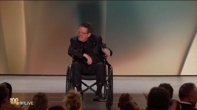 Michael J. Fox na invalidskem vozičku sprejel prestižno nagrado