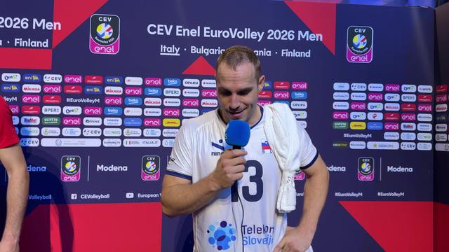 Slovenci do prigarane zmage, skrbi poškodba kapetana, ki je dvorano zapustil na berglah#video