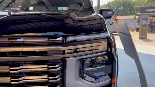 2027 Silverado High Country vs Sierra Denali Ultimate: Which Is Better?