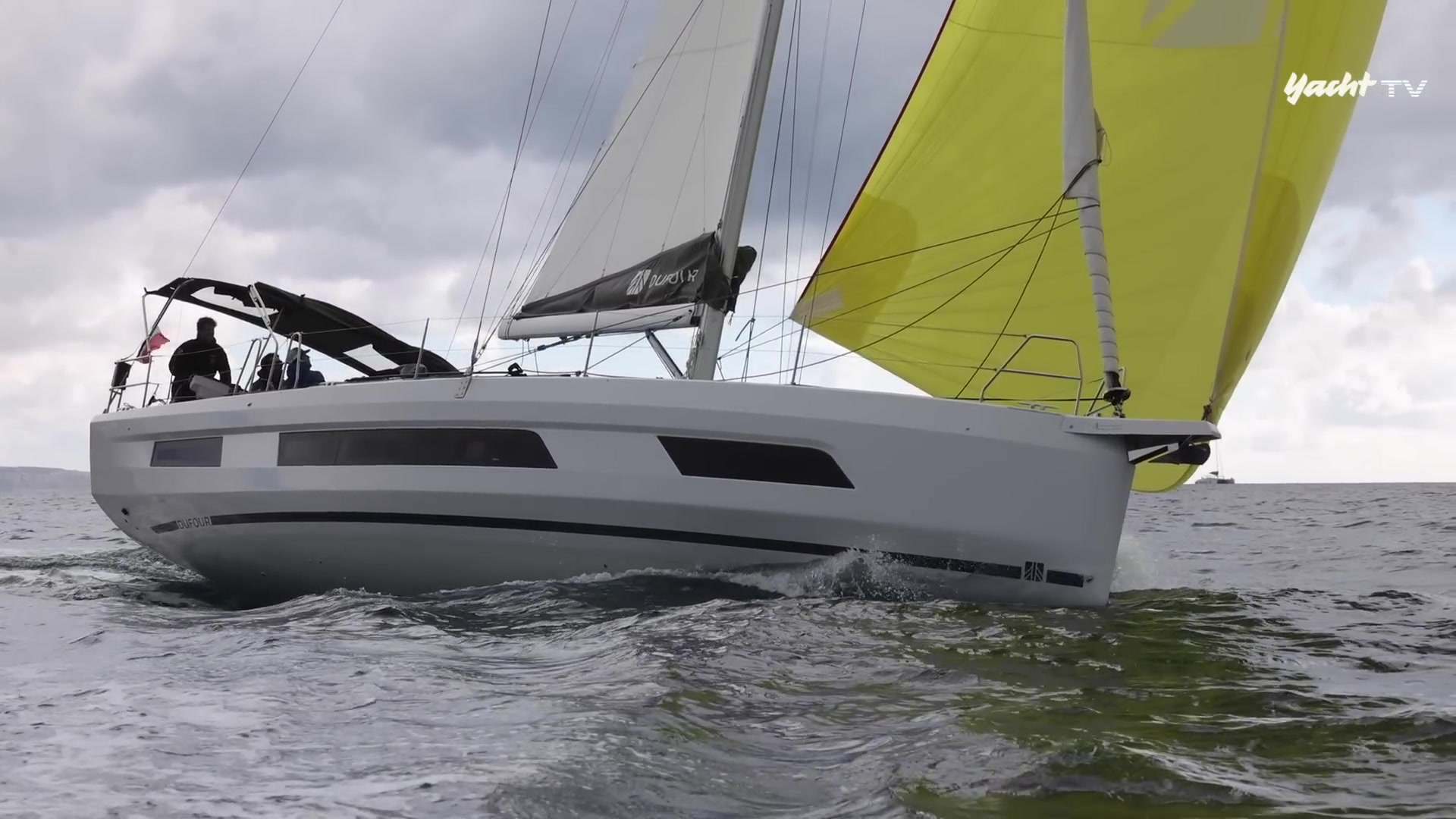 Dufour 44 - bulliger Tourer mit enorm viel Raum... und einem guten Schuss Sportlichkeit!