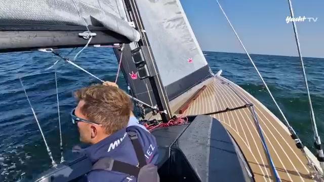 Hübscher Daysailer: Tofinou 7.9 muss sich in der Welle beweisen