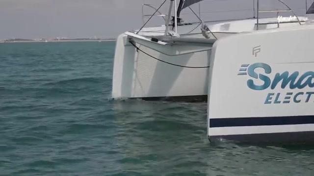 Nachhaltig unterwegs? Katamaran Aura 51 von Fountaine Pajot im Test - große Roomtour