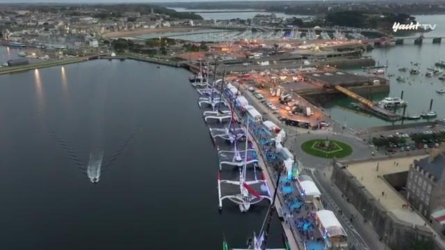 Route du Rhum 2022 - die heißesten Racer im Überblick - Race Village vor dem Start