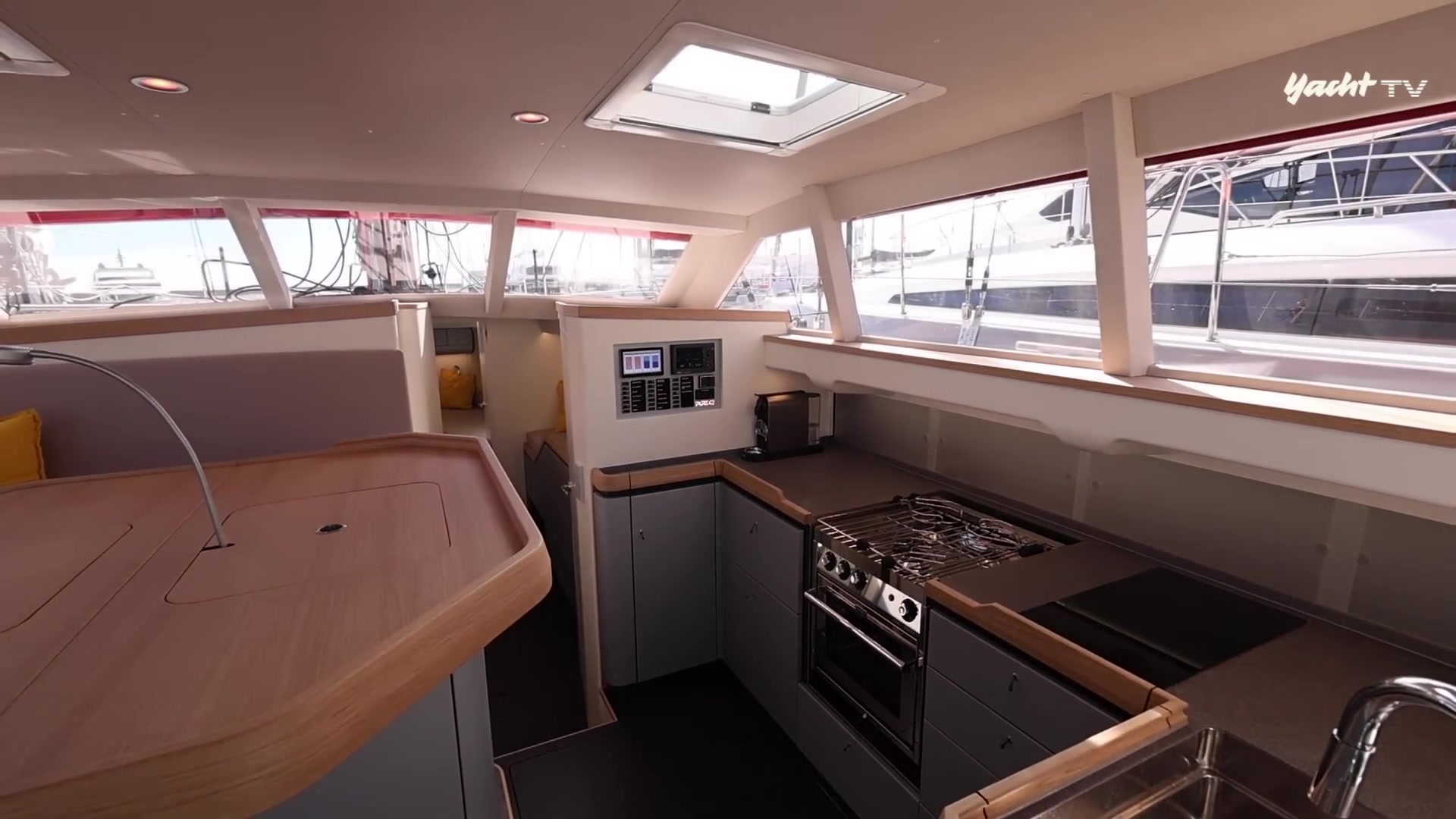 Wohnen auf der Langfahrtyacht - Pure 42 unter Deck