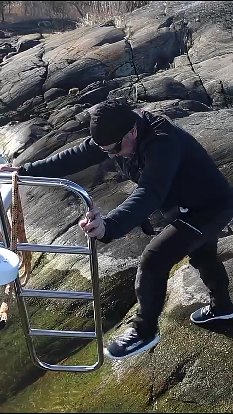 Angst vor Unterwasserfelsen? Nicht in Schweden!  #sailing #sweden #sailboat