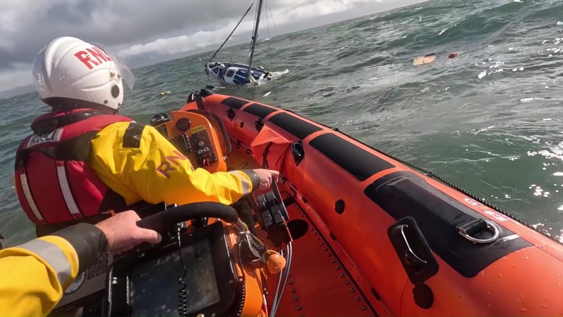 Porthcawl ILB rescue lone sailor from yacht