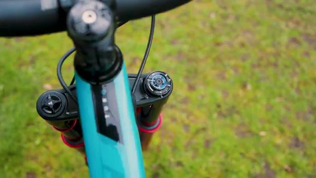 Neue Rockshox-Gabeln und Dämpfer: Sind ZEB, Vivid, Lyrik und Co. die neue Benchmark?