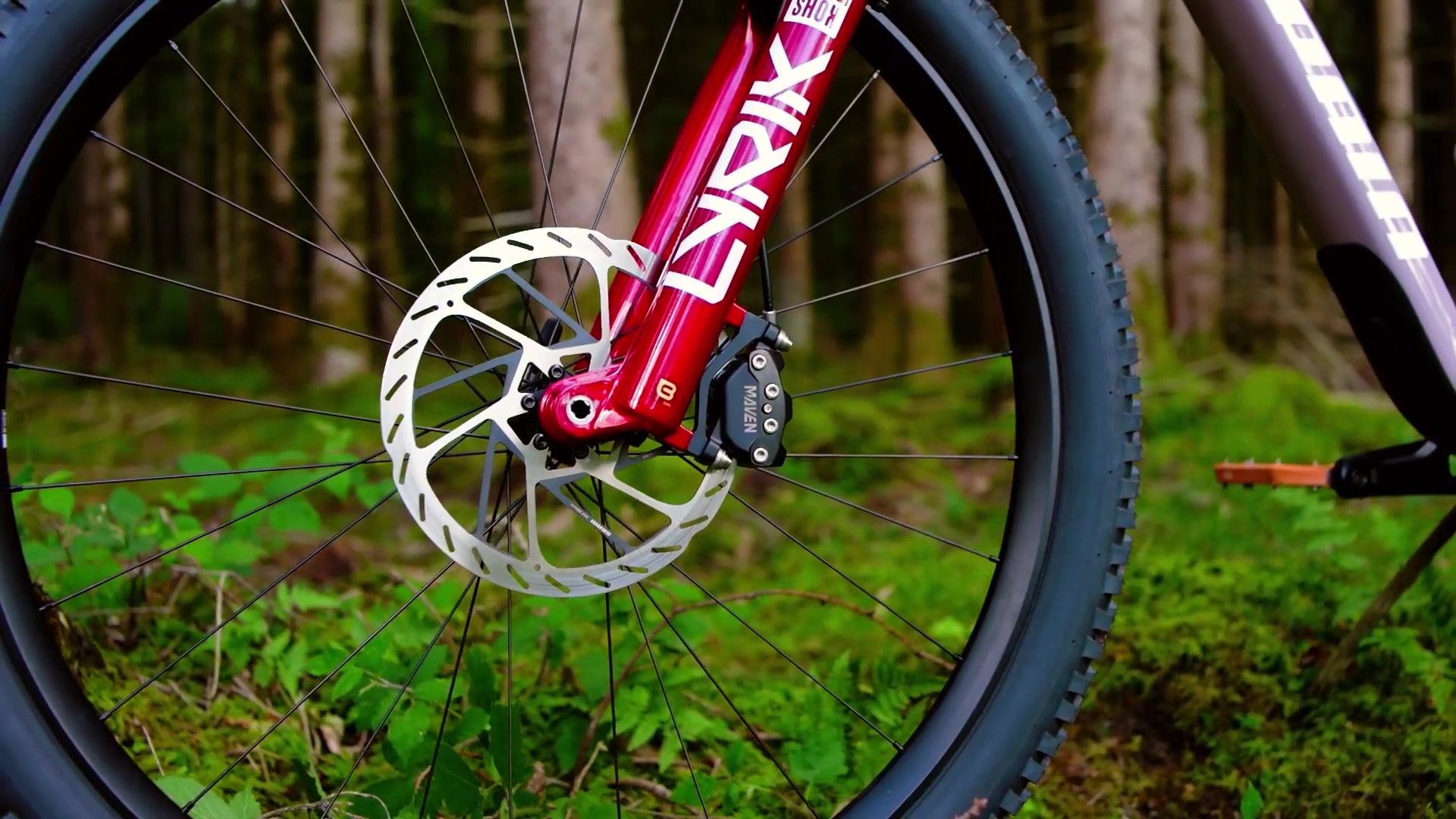Propain Hugene V3: Ist weniger mehr? Neues Trail-Bike mit Spaßgarantie!