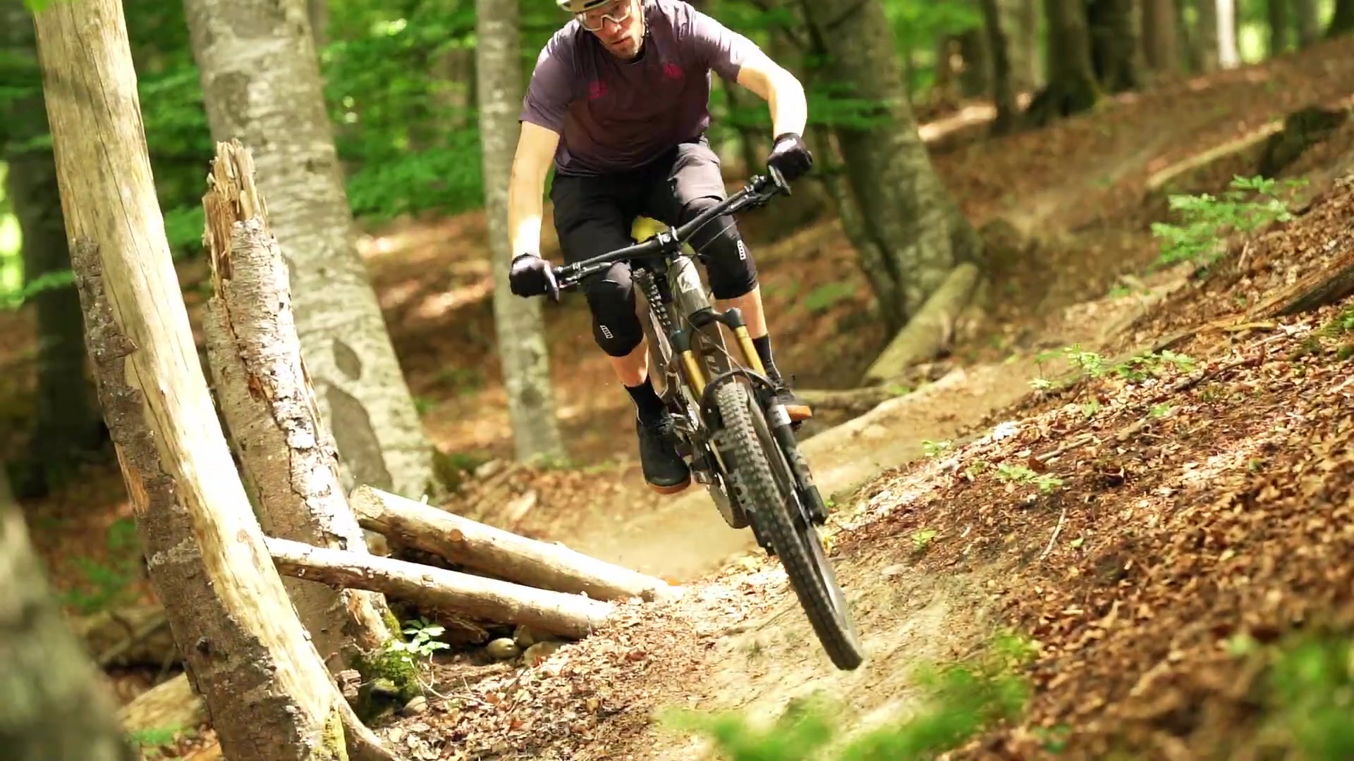 Pivot Shuttle SL/AM Review: Ist weniger mehr? Bosch SX für maximalen Fahrspaß am Pivot Light-E-MTB!