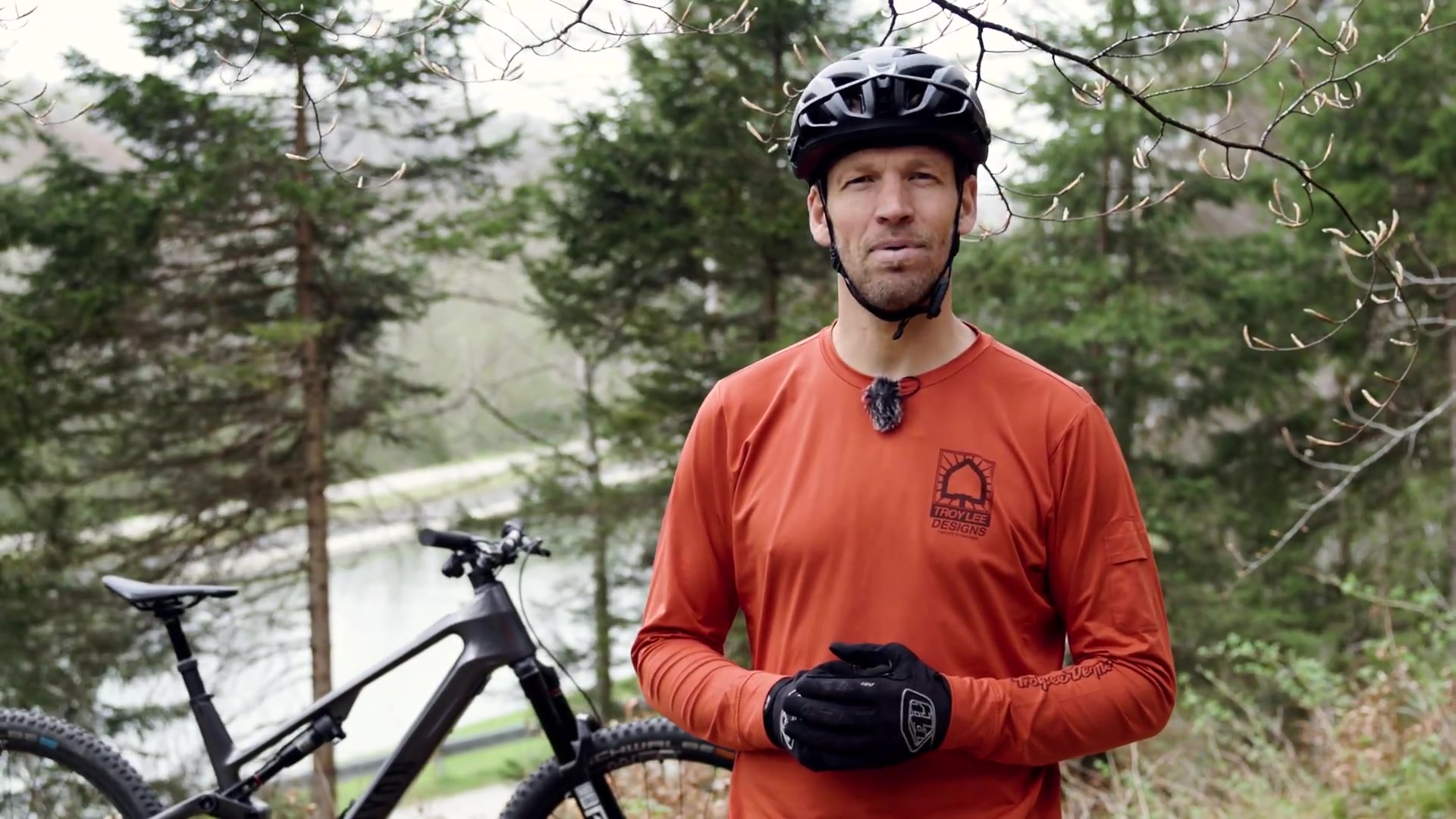 Canyon Neuron:On Fly CF: Günstiges Light-E-Bike mit Bosch SX und Carbon-Chassis