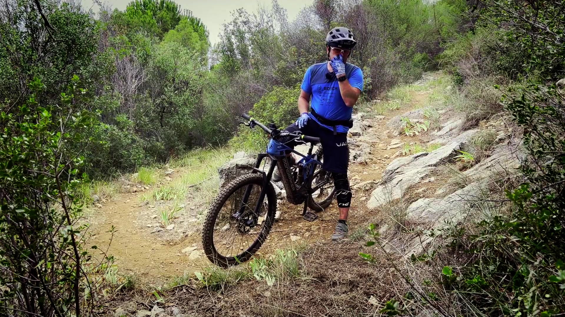 How to: EMTB-Expert-Fahrtechnik #3 - Kurve bergauf mit Frontswitch & Powercurve