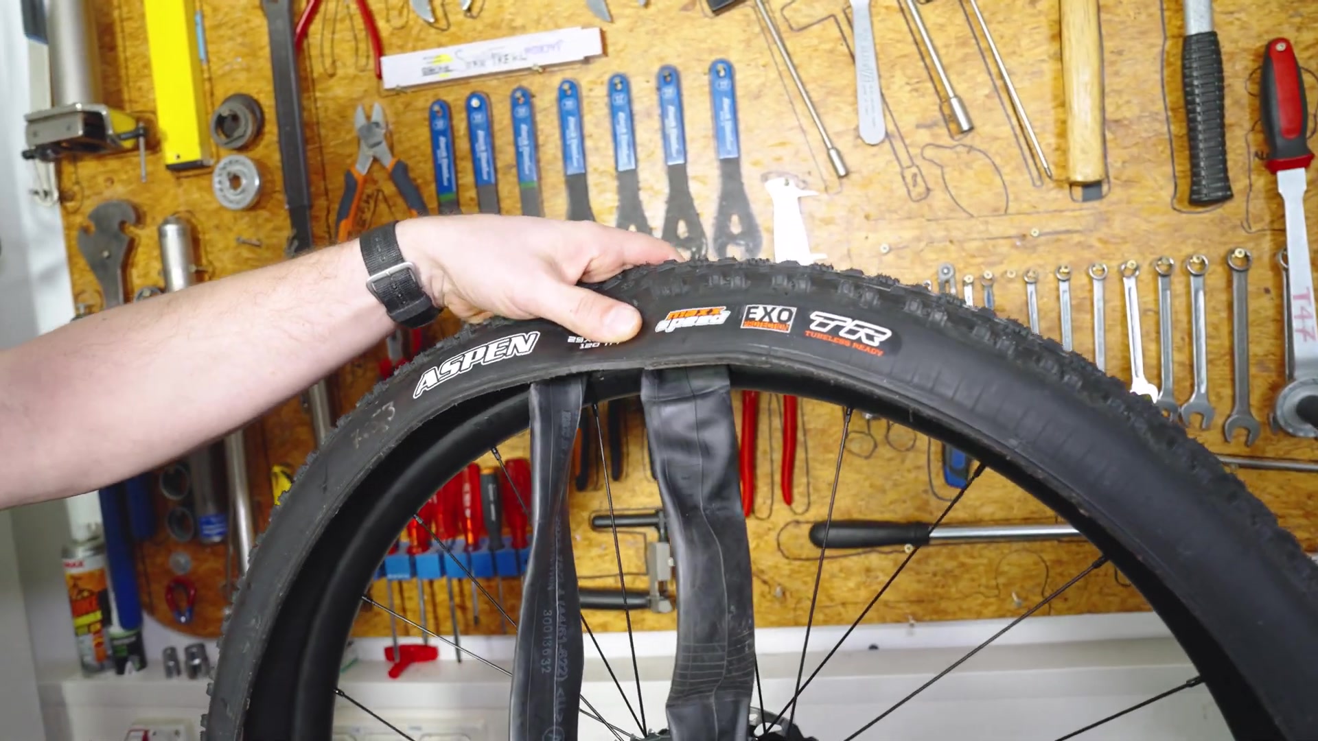 Schlauchwechsel - Schritt für Schritt | @LuckyBikeDe x BIKE Magazin